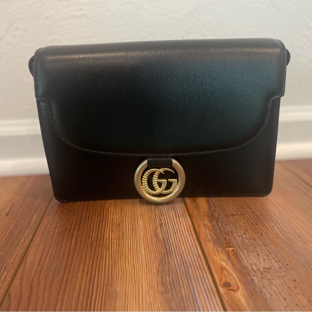 BRAND NEW GUCCI PURSE!